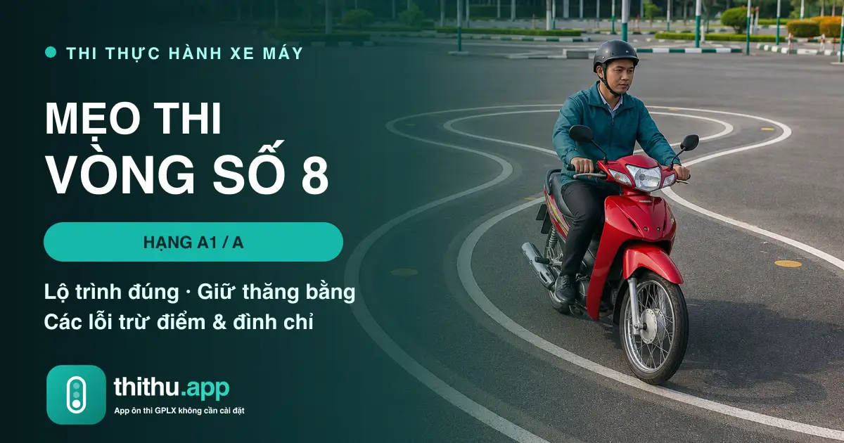 Học viên đội mũ bảo hiểm điều khiển xe máy qua hình số 8 trong sân sát hạch hạng A1 và A